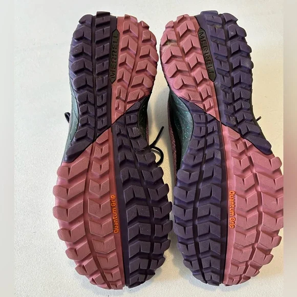 Merrell Women’s Hiking Shoes. Size 9.5. EUC. Smoke-free and pet-friendly home. - Picture 3 of 4